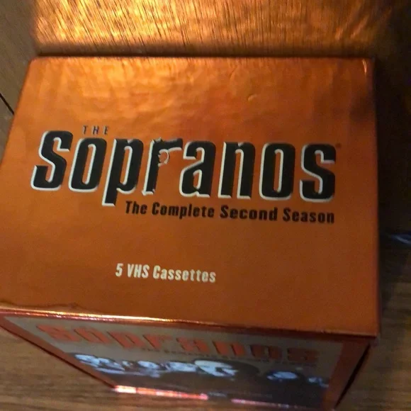 BRAND NEW SOPRANOS COMPLETE SECOND SEASON VHS. NEVER USED. - Picture 2 of 9